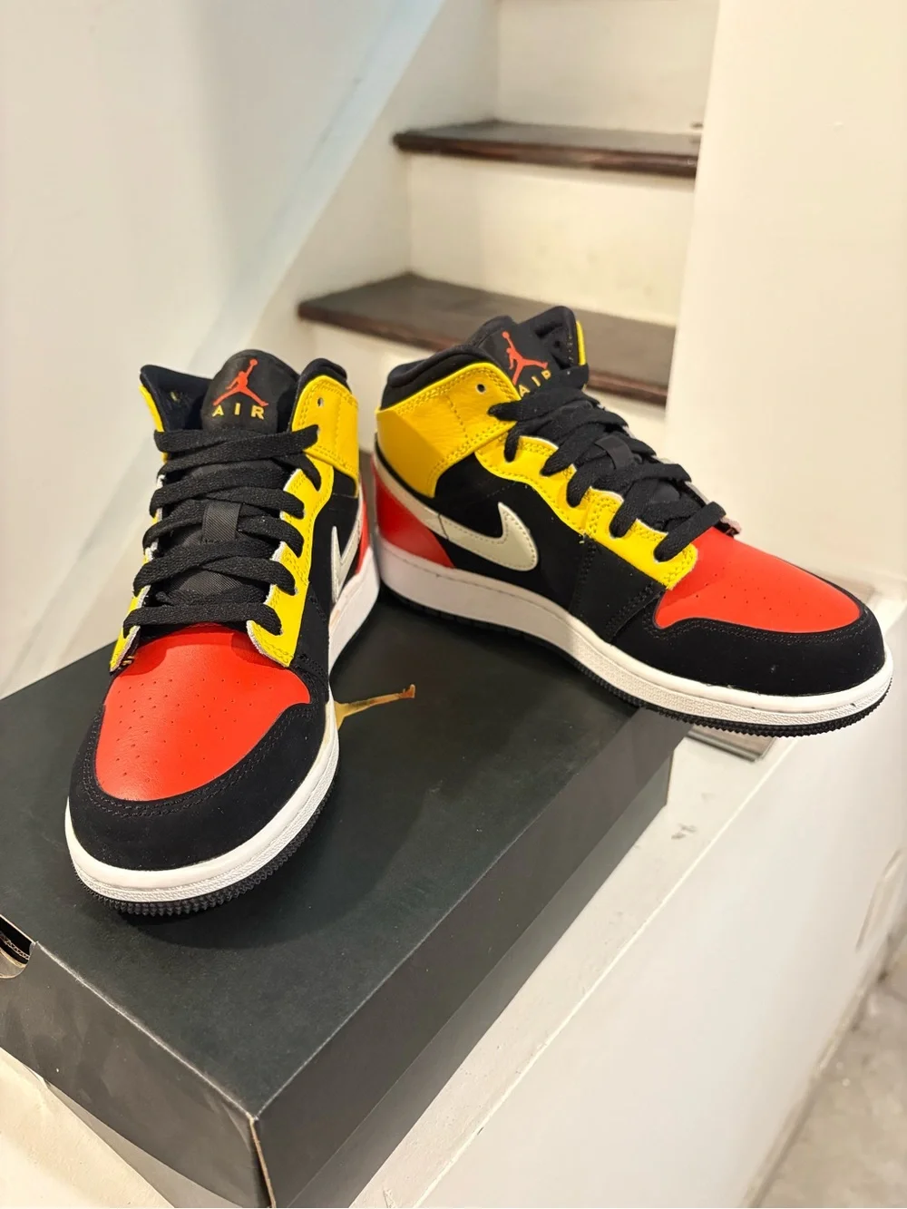 Jordan Air Jordan 1 Mid SE Black/Orange/White Youth Sneaker